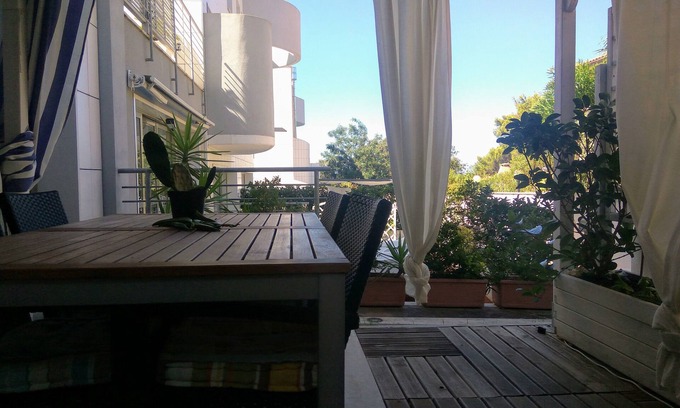 Castiglioncello Apartamento | Cerca del mar para 4 personas. Exterior privado, Wi-Fi gratis, aire acondicionado ga