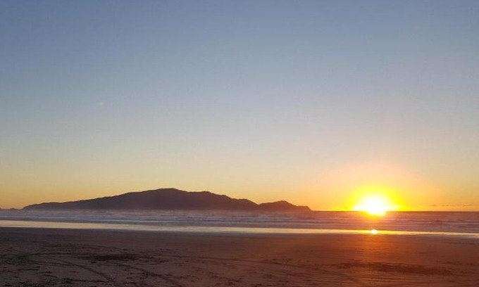 Peka Peka Cama Y Desayuno | Near the shore