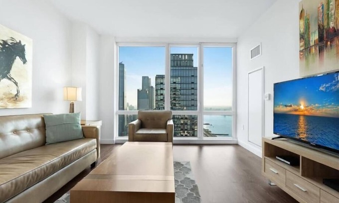 Midtown West Apartamento | near Times Square 1 Deluxe BR | Kitchen + Washer/D