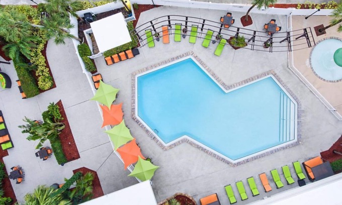 Florida Center Hotel | Near to Local Attractions! 2 Amazing Rooms w/ 2 Double Beds, Self-Parking, Pool