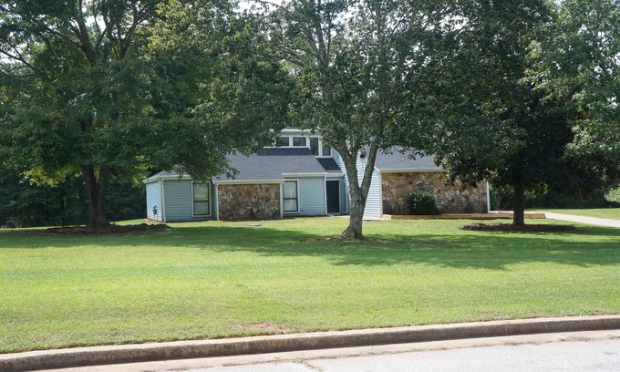 Fayetteville Casa | Cerca de Pinewood Studios y conveniente para Atlanta, casa recién remodelada