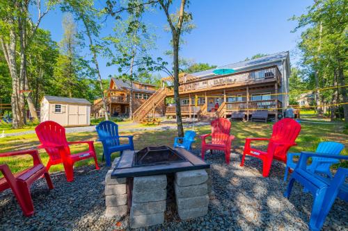 Pocono Summit Casa | Near Water Park Resorts Lakefront Pocono Home