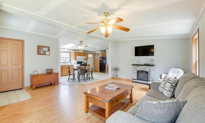 Albion Casa | Near Waterville Cozy Midcoast Vacation Rental!