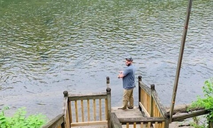 Cullowhee Cabina | Near WCU~Fire Pit~Hot Tub~Game Room~River Front!