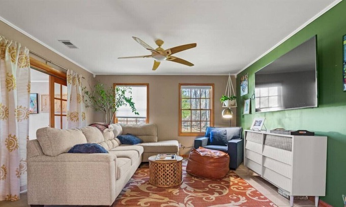 Haymarket Casa | Near Wineries w/ Private Hot Tub