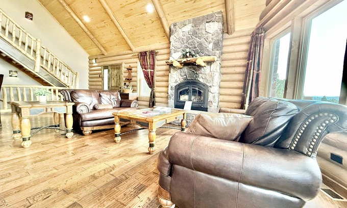 Mammoth Creek Cabina | Close to Zion Panaramic views Pet Friendly!
