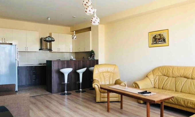 Vera Apartamento | Nearby Chavchavadze Ave Sweet Home with Terrace