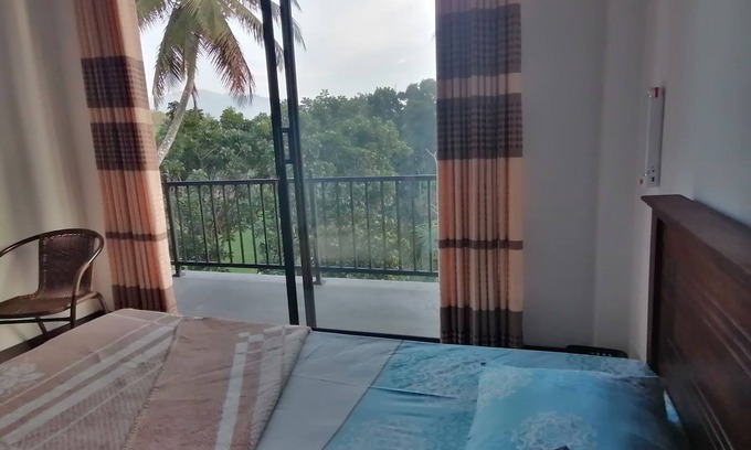 Peradeniya Casa | Nearest place to Royal Garden