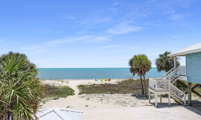 Indian Pass Casa | Nearly Beachfront~ Spacious ~ Pet Friendly ~ Summer Breeze