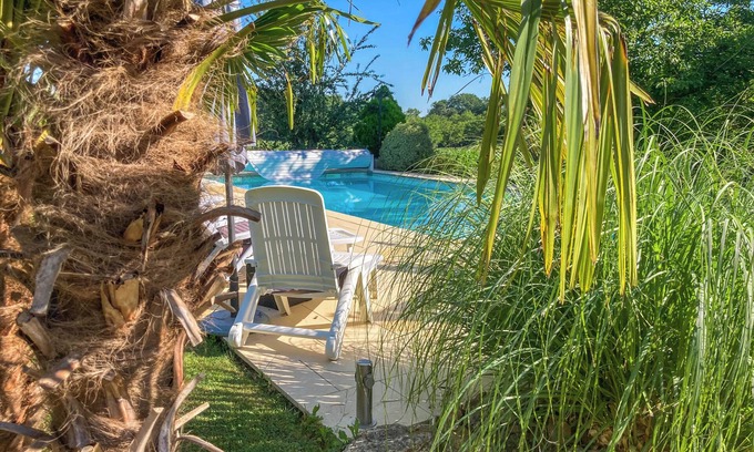Mazeyrolles Casa | Neat gite with beautiful garden and private pool