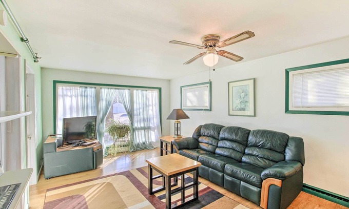 Neenah Casa | Neenah Home w/ Deck: Near Lake Winnebago
