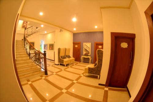 Negombo Hotel | Negombo New Queen's Palace