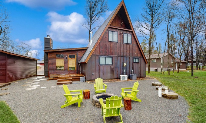 Nekoosa Casa | Nekoosa Albatross A-Frame – Lake Sherwood WI, Town of Rome, near Sand Valley.