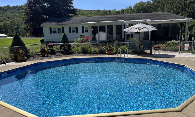 Oneonta Casa | Nelson House - Pool, game room, basketball court, near All Star Village