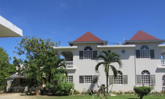 West End Casa | Nelsons Retreat