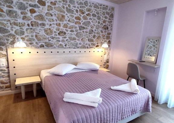 Agia Cama Y Desayuno | Neon