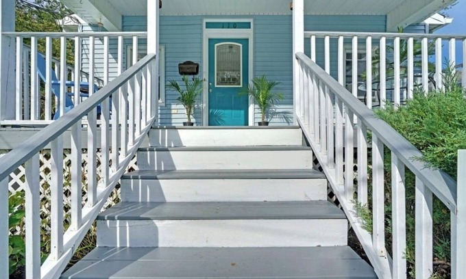 Neptune City Casa | Neptune Bungalow a short ride to the beach