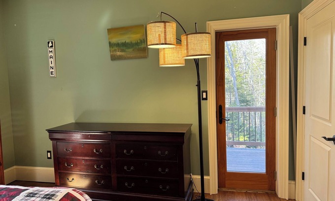 Bar Harbor Casa | Nerds Paradise in the village of Town Hill in Bar Harbor feat. 2 bed and 2 bath