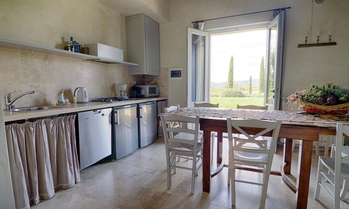 Sovicille Apartamento | Nero-Apartamento-Apartamento-Baño con ducha-Vista al Jardín