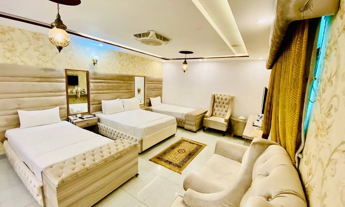 Lahore Hotel | Neshaz Hotel