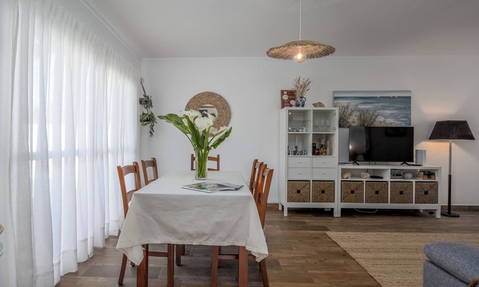 Carvalhal Casa | Nest by the Lagoa - A Simple, Stylish Stay Near Carvalhal