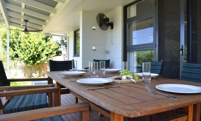 Port Willunga Casa | Nest | Cosy winter beach retreat | Midcentury beach shack firepit Netflix
