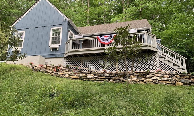 Cullowhee Casa | Nestled between Cashiers, Highlands, Lake Glenville