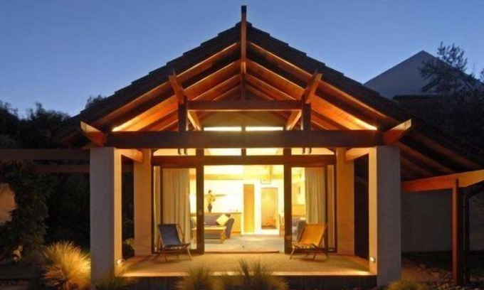 Napier Casa | Ubicado en un olivar con impresionantes vistas al mar
