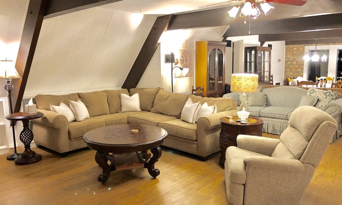 Muldoon Casa | Enclavado en el condado de Fayette es una casa de madera A en el país, Muldoon Get Away