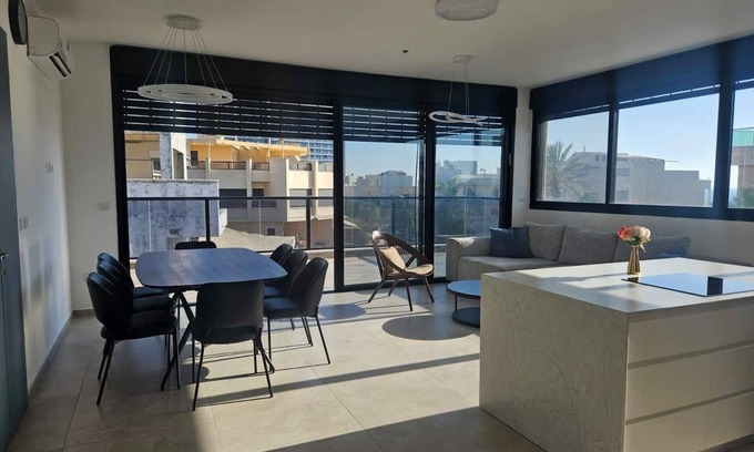 Netanya Apartamento | Netanya View – Only 2 Minutes' Walk to the Cliff Promenade!