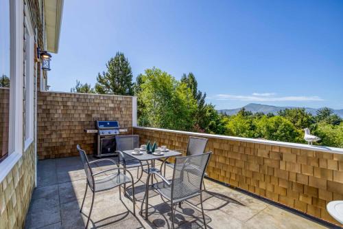 Netarts Casa | Netarts Lookout - Meredith Lodging