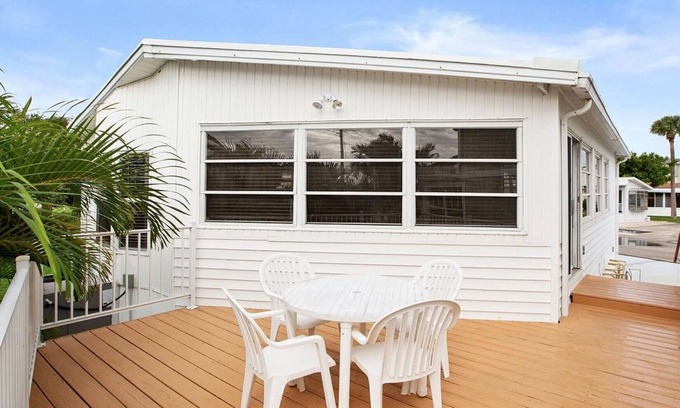 Nettles Island Casa | Nettles Island - The Lazy Pelican