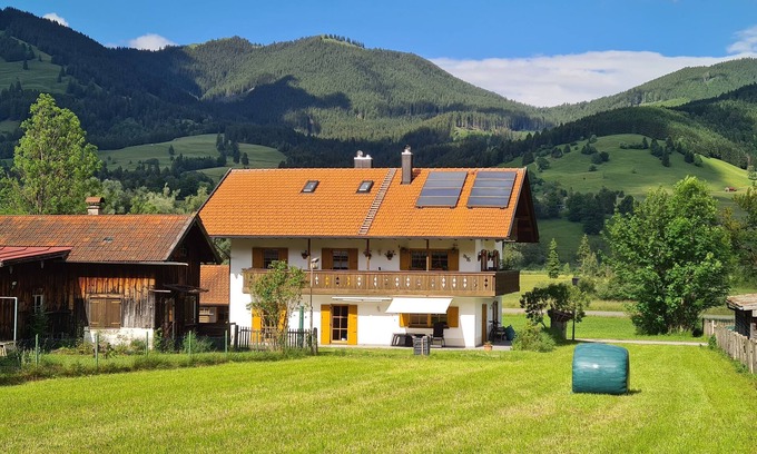 Unterammergau Apartamento | neue, gemütliche Fewo mit Terrasse und Bergblick inmitten der Ammergauer Alpen