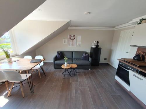 Schwerin Apartamento | Neumühler Hof- Gemütliche Wohnung "Lenia" Parkplätze und Kongresshalle in der Nähe