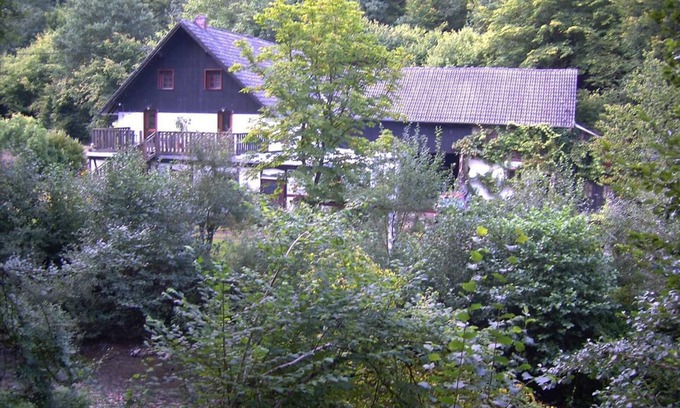 Immerath Apartamento | Neumühle vacation apartment with roof terrace, located in the Üßbachtal valley in the nature reserve