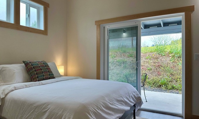 Newberg Cabaña | European Style Cottage in Oregon's Willamette Valley Wine Country - Cottage #3