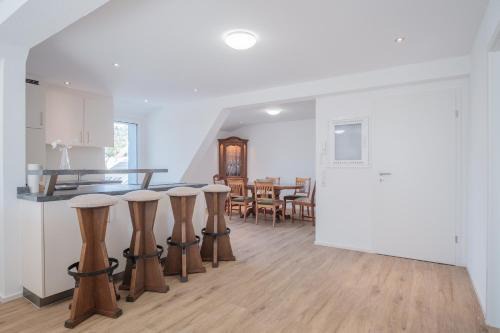 Grenzach-Wyhlen Apartamento | Neusaniertes 3Familienhaus am Bahnhof Wyhlen 7Min von Basel CH