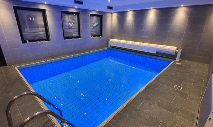 Uedesheim Casa | Neusse Ferienwohnung mit Schwimmbad