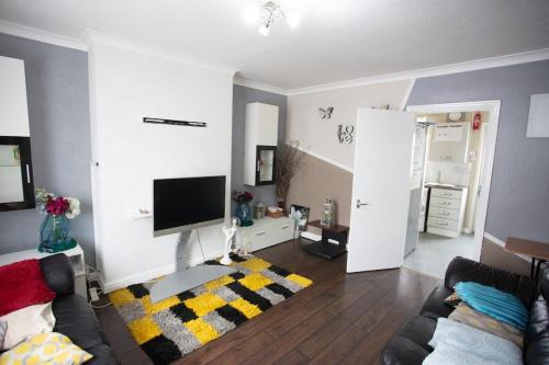 Coventry Casa | Never Give-Up Academy Stay - Where Comfort Meets Care