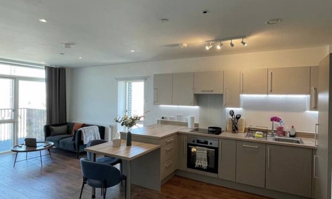 Gascoigne Apartamento | NEW 1 bed modern cosy flat FREE WI-FI - with balcony