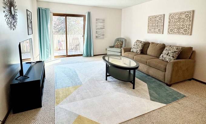 Northwestern Precinct Condominio | NEW 1-bedroom condo with WiFi, AC in lovely Saint Paul near Hospitals!