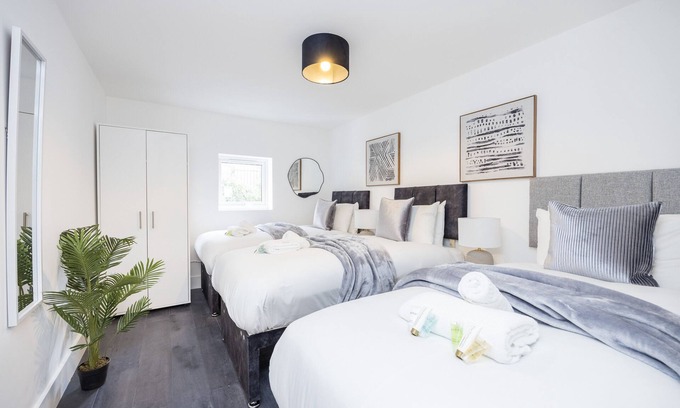 Broad Green Apartamento | New 1 Build Flat | Workers | Families | Sleeps 3