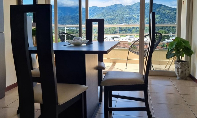 San Rafael Condominio | NEW[100mbps + HomeOffice] Mindful-Stay@Casa Dharma 🧿✨