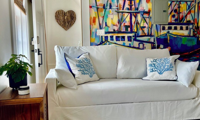 Marblehead Apartamento | NEW 2 Bed w AC, Excellent Location Downtown MHD by Harbor, Sleeps 6 parking