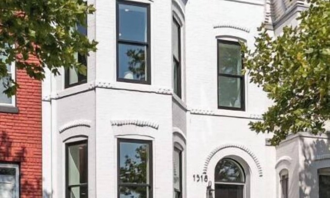 Shaw Apartamento | New 2 BR APT: amazing location, spotless, free private parking.