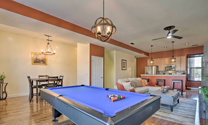 Grand Boulevard Apartamento | NEW! 2-Story Modern Apt ~ 5 Mi to Dtwn Chicago!