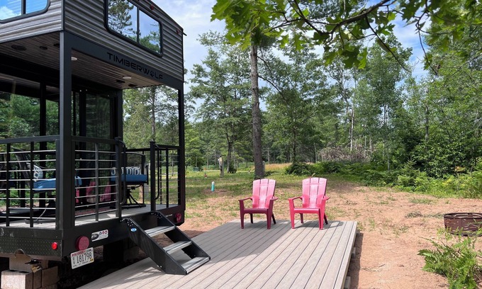 Boulder Junction Casa | NEW 2024 Timberwolf 2-3 bed destination home on Bike trail in Boulder Junction