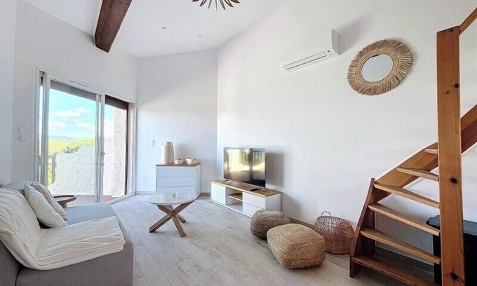 Pietrosella Apartamento | New 2025: Haut de villa 2 chambres vue mer climatisé à 300 mètres de la mer