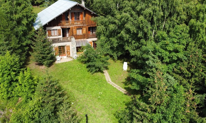 Villard-Reculas Chalet De Esquí | NEW 2025 Mountain chalet combining authentic charm and modern comfort!