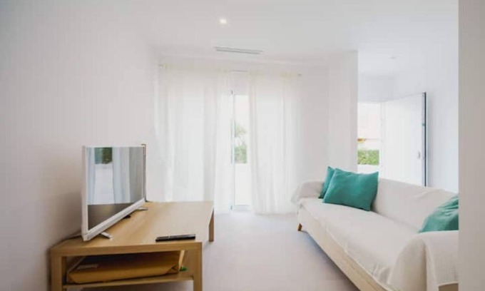 Figueretas Apartamento | NEW 3/2 across from the Beach!